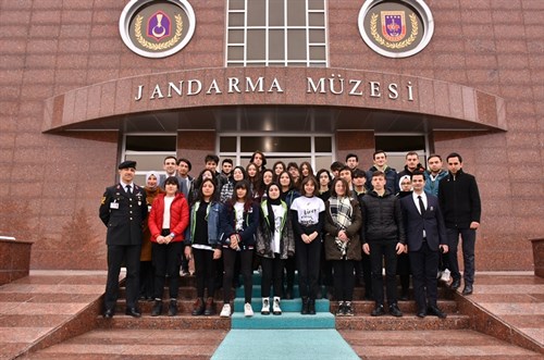 Visite des élèves du lycée anatolien privé  Birey/Demetevler à la Présidence de l’Académie de Gendarmerie et de Garde Côtière